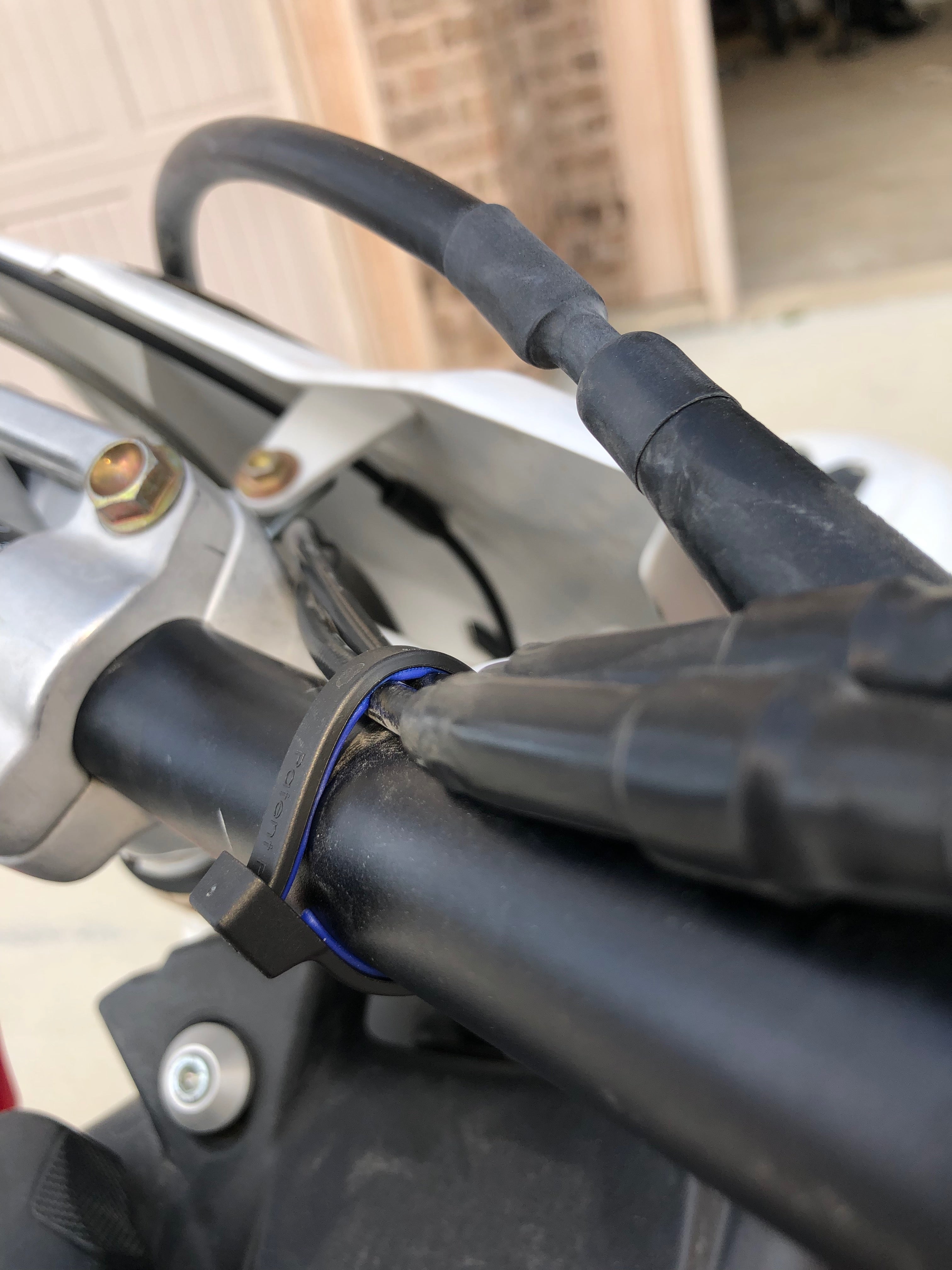 GripLockTies - Releasable, Reusable, Rubber-Lined Zip Ties